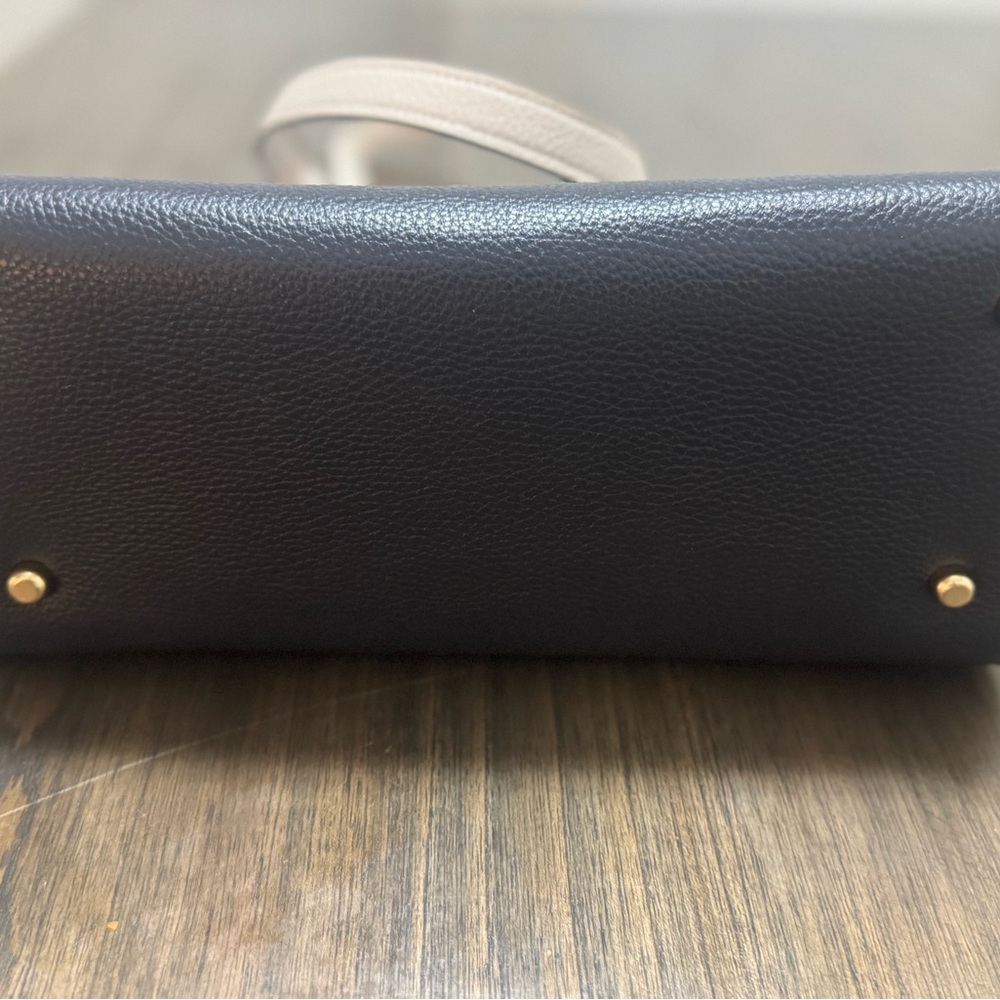 Coach - Tall Dempsey C2823 - Picture 7 of 9